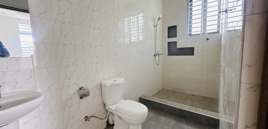 4BEDROOM  HOUSE FOR SALE @ SPINTEX