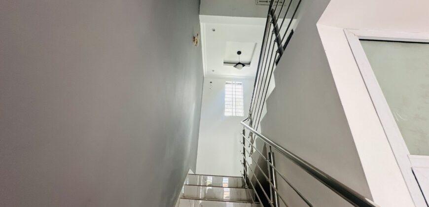 4BEDROOM  HOUSE FOR SALE @ SPINTEX