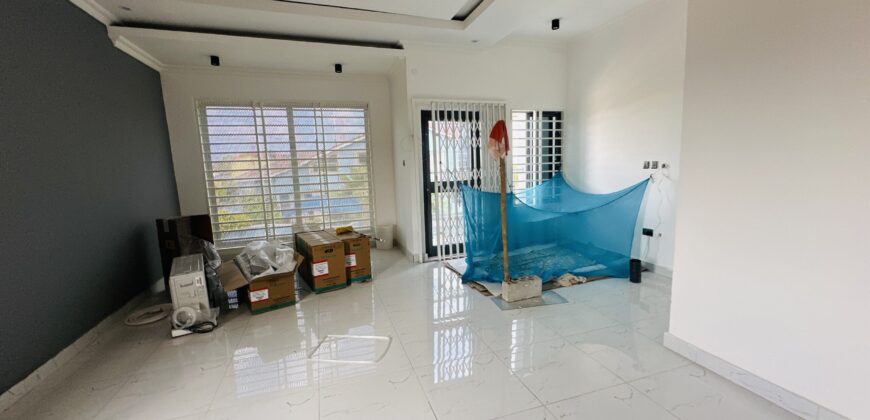 4BEDROOM  HOUSE FOR SALE @ SPINTEX