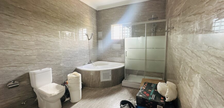 4BEDROOM  HOUSE FOR SALE @ SPINTEX