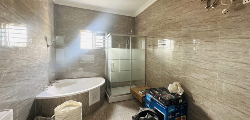 4BEDROOM  HOUSE FOR SALE @ SPINTEX