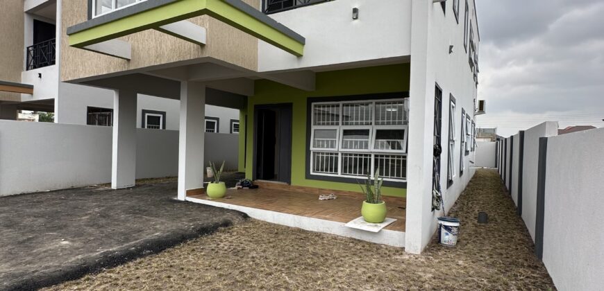 ULTRA MODERN 4BEDROOM  HOUSE FOR SALE @ LAKESIDE