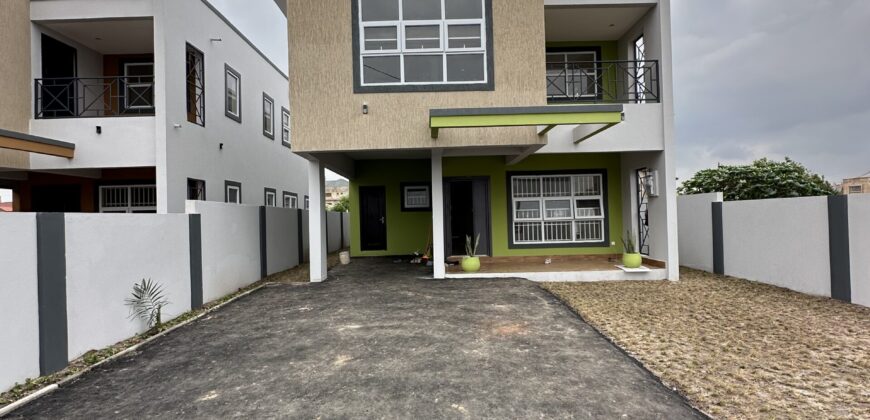 ULTRA MODERN 4BEDROOM  HOUSE FOR SALE @ LAKESIDE