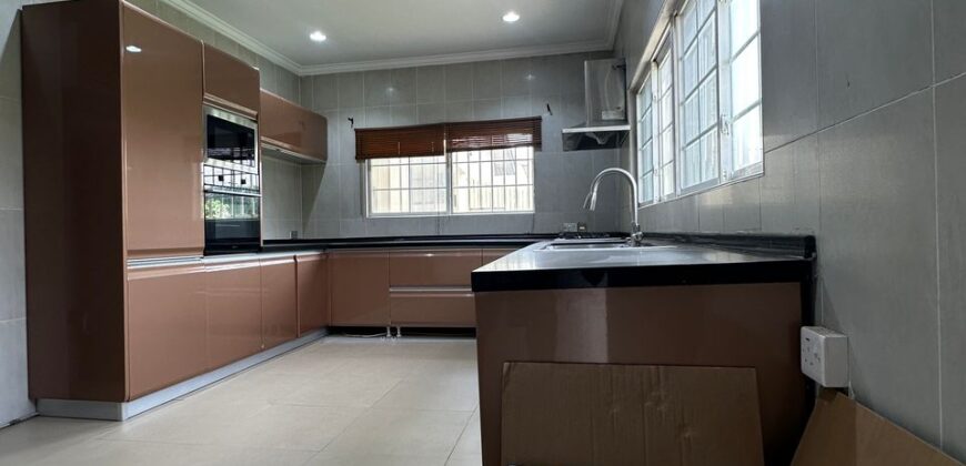 Fully furnished 3 bedroom house with beautiful garden ,for rent