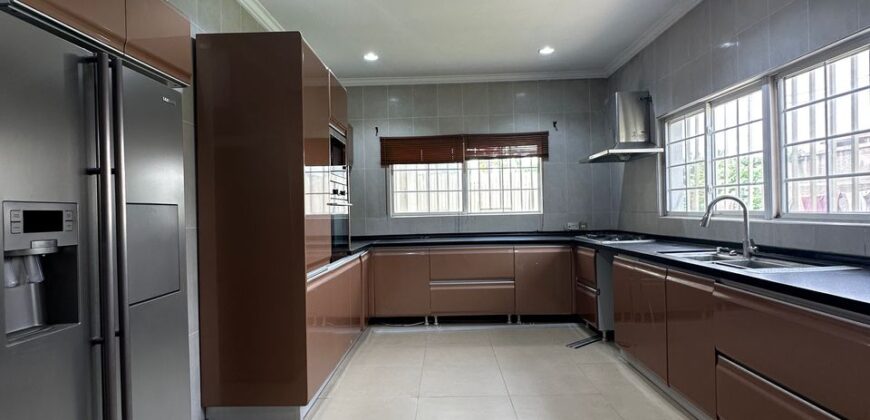 Fully furnished 3 bedroom house with beautiful garden ,for rent