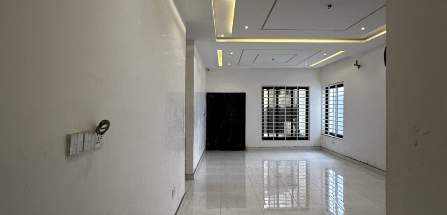 Modern 3-Bedroom Home for Sale at Lakeside Estate – $135,000