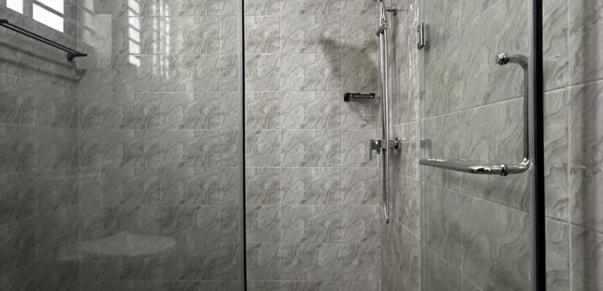 Modern 3-Bedroom Home for Sale at Lakeside Estate – $135,000