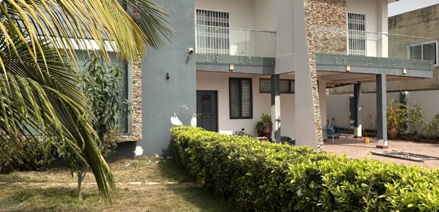 Stunning 5-Bedroom Home for Sale – Lakeside