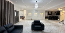 Stunning 5-Bedroom Home for Sale – Lakeside