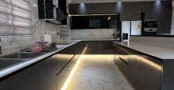 Stunning 5-Bedroom Home for Sale – Lakeside