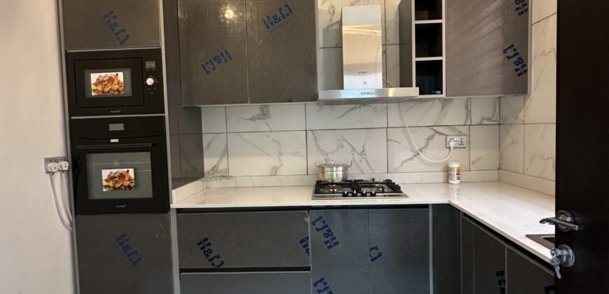 Stunning 5-Bedroom Home for Sale – Lakeside