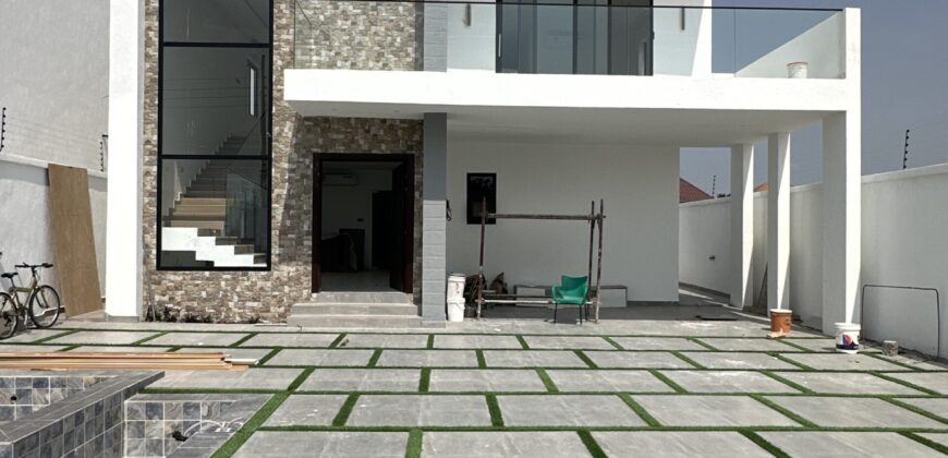 Modern 4-Bedroom Luxury Home with Swimming Pool & Outer House – School Junction, Accra