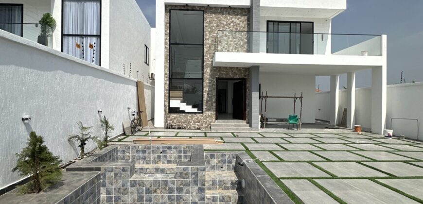 Modern 4-Bedroom Luxury Home with Swimming Pool & Outer House – School Junction, Accra