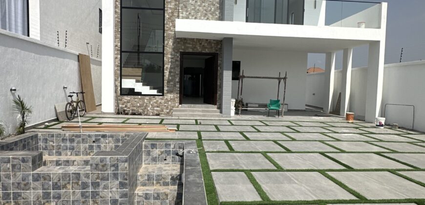 Modern 4-Bedroom Luxury Home with Swimming Pool & Outer House – School Junction, Accra