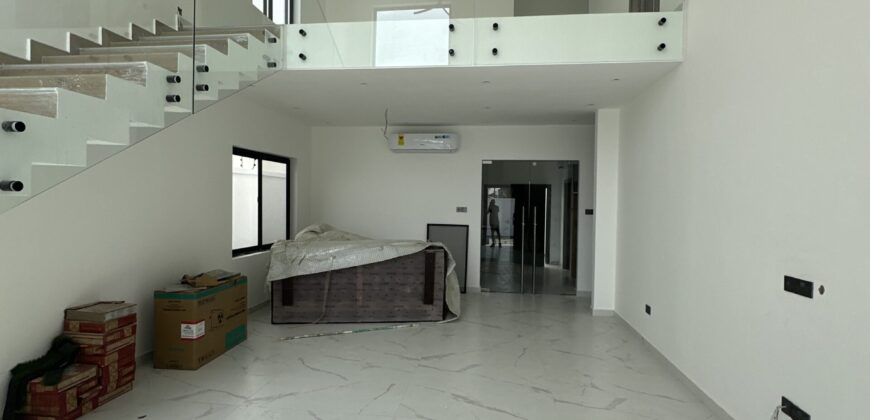 Modern 4-Bedroom Luxury Home with Swimming Pool & Outer House – School Junction, Accra