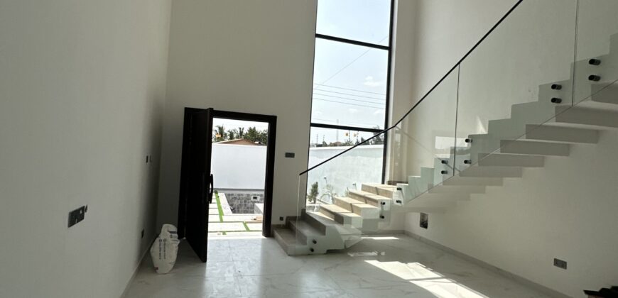 Modern 4-Bedroom Luxury Home with Swimming Pool & Outer House – School Junction, Accra