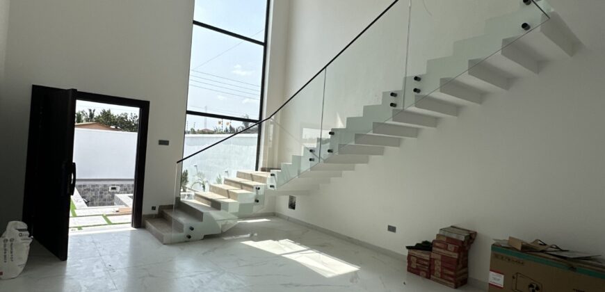Modern 4-Bedroom Luxury Home with Swimming Pool & Outer House – School Junction, Accra