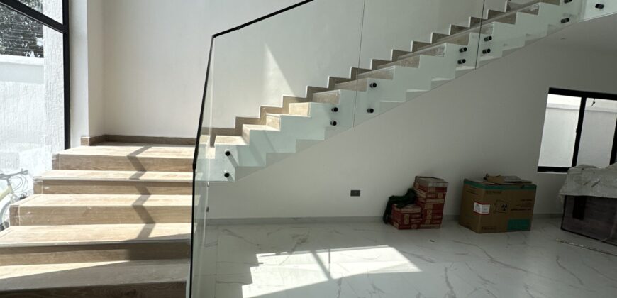 Modern 4-Bedroom Luxury Home with Swimming Pool & Outer House – School Junction, Accra