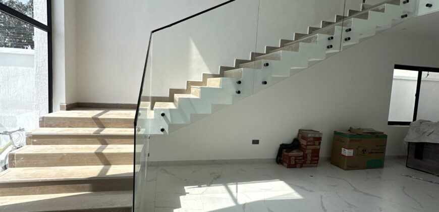 Modern 4-Bedroom Luxury Home with Swimming Pool & Outer House – School Junction, Accra
