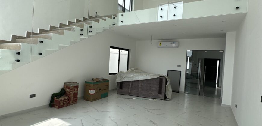 Modern 4-Bedroom Luxury Home with Swimming Pool & Outer House – School Junction, Accra