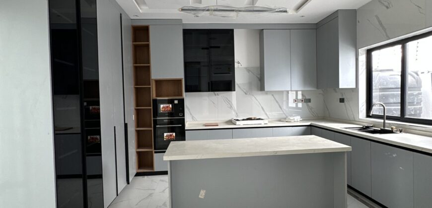 Modern 4-Bedroom Luxury Home with Swimming Pool & Outer House – School Junction, Accra