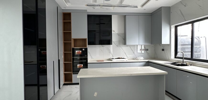 Modern 4-Bedroom Luxury Home with Swimming Pool & Outer House – School Junction, Accra