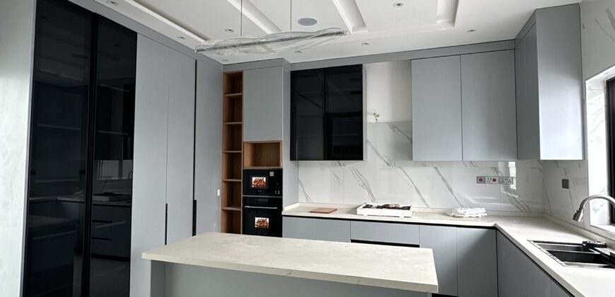 Modern 4-Bedroom Luxury Home with Swimming Pool & Outer House – School Junction, Accra