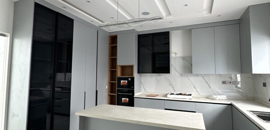 Modern 4-Bedroom Luxury Home with Swimming Pool & Outer House – School Junction, Accra