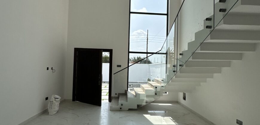 Modern 4-Bedroom Luxury Home with Swimming Pool & Outer House – School Junction, Accra