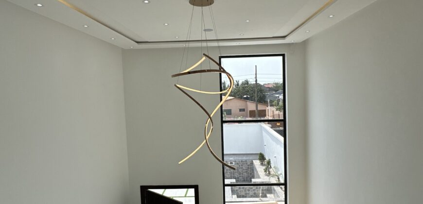 Modern 4-Bedroom Luxury Home with Swimming Pool & Outer House – School Junction, Accra