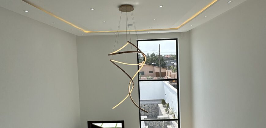 Modern 4-Bedroom Luxury Home with Swimming Pool & Outer House – School Junction, Accra