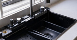 5-Bedroom House with Security Post in Kwabenya