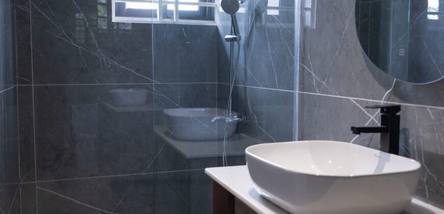 5-Bedroom House with Security Post in Kwabenya