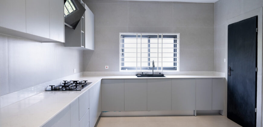 5-Bedroom House with Security Post in Kwabenya