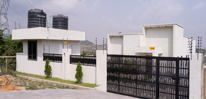 5-Bedroom House with Security Post in Kwabenya