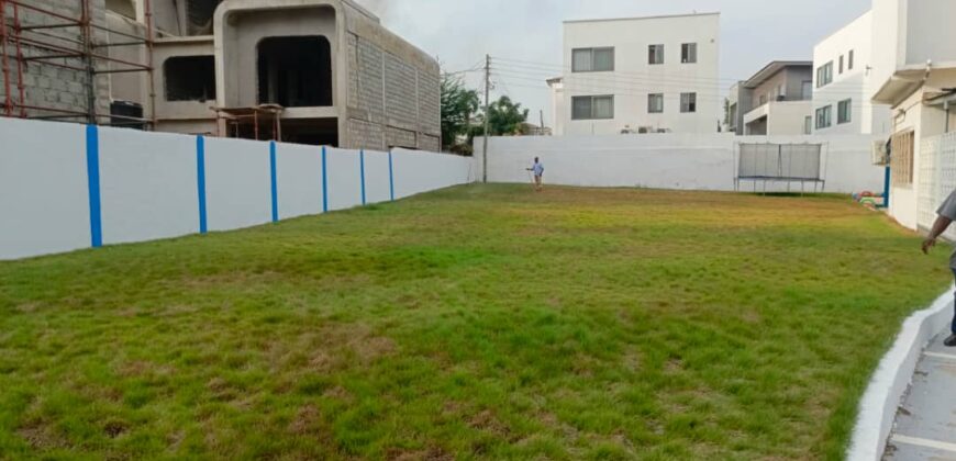 4 Bedrooms house built on 3 plots is for Rent at Airport Residential