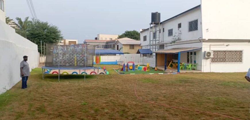 4 Bedrooms house built on 3 plots is for Rent at Airport Residential