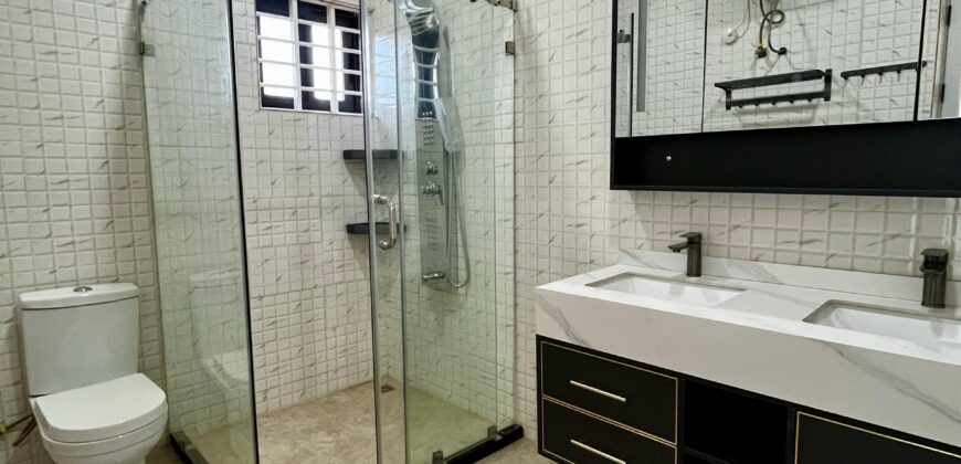 4 bedroom self contain in spintex on the Okpoigono road For Sale