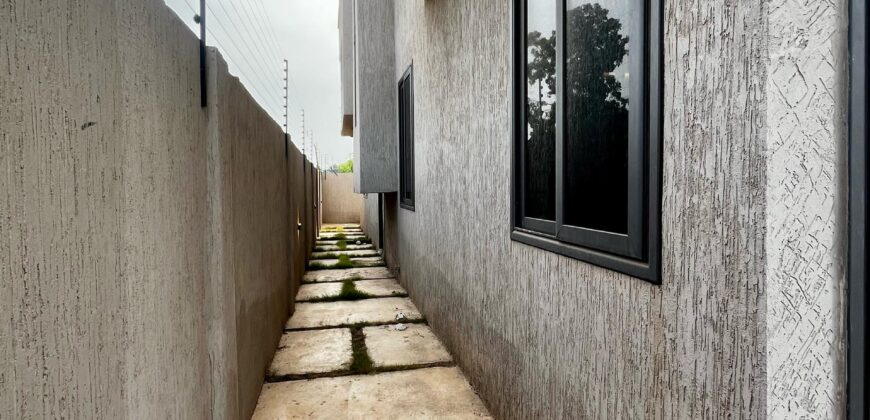 4 bedroom self contain in spintex on the Okpoigono road For Sale