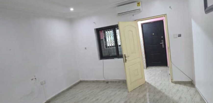 Chamber and hall self contained at Teshie Tebibiano for 1700GH