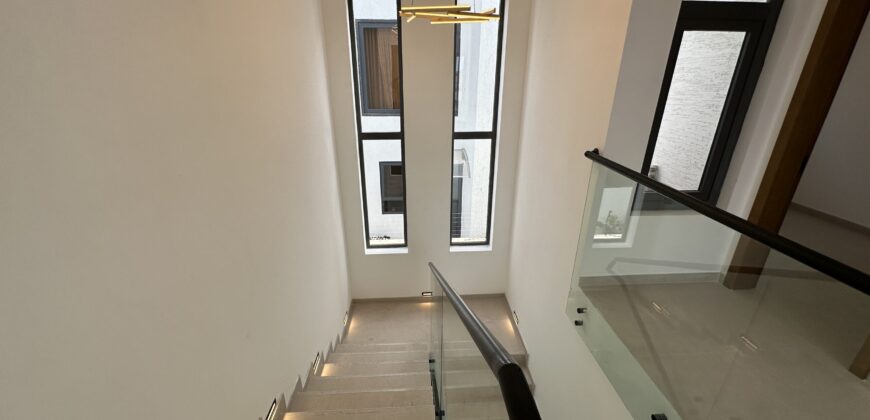 Luxurious 4-Bedroom Home with Maids Quarters for Sale – Community 16, Accra