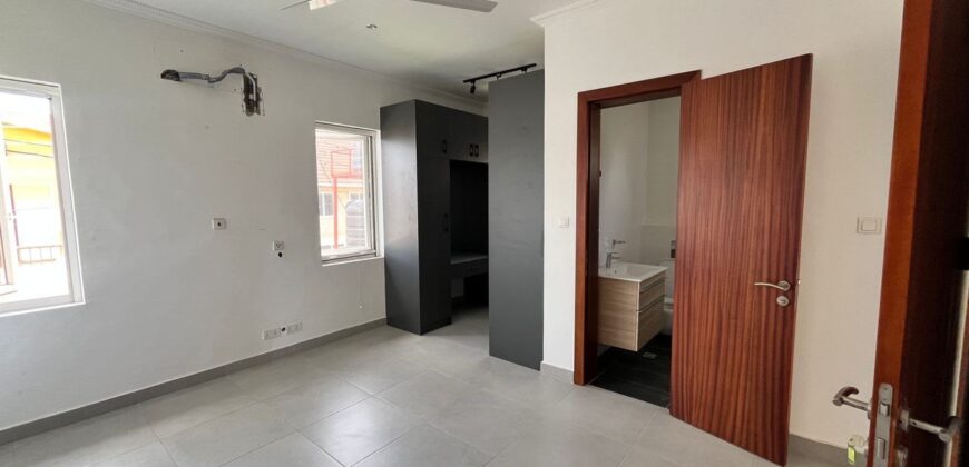 Elegant 3-Bedroom Semi-Detached House in the desirable Spintex Community 18