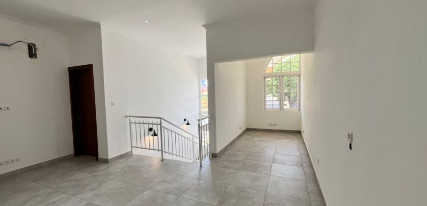 🏠 Executive 4-Bedroom House for Sale at Lakeside Estate