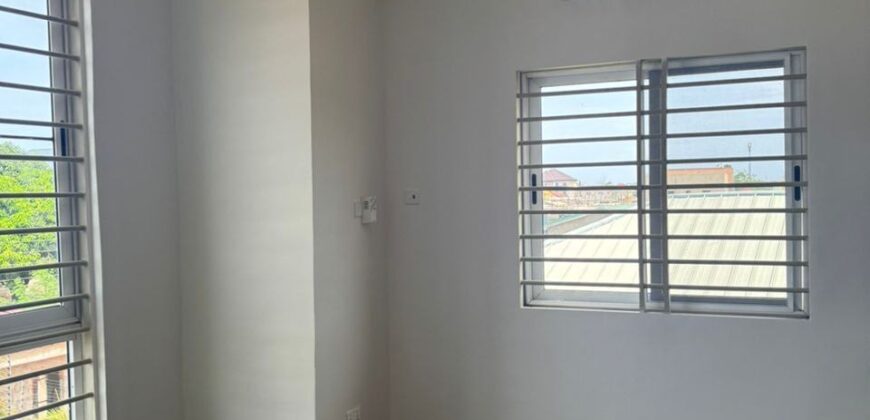 🏠 Executive 4-Bedroom House for Sale at Lakeside Estate