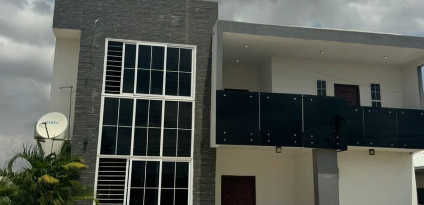 🏠 Executive 4-Bedroom House for Sale at Lakeside Estate