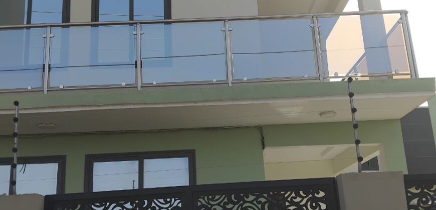 🏡 Executive 4-Bedroom House for Sale – Lakeside Community 9