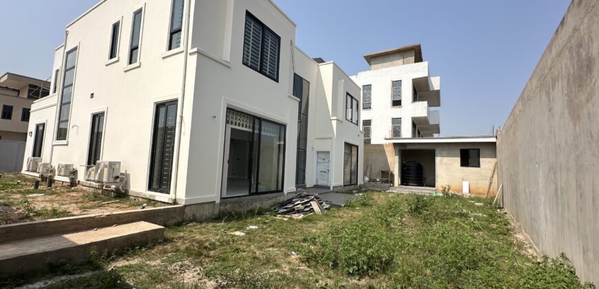 Exclusive 5-Bedroom House – Tseaddo (10 mins from the Airport)