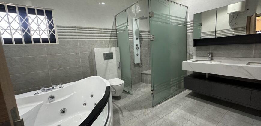 Elegant 5-Bedroom House for Sale – Spintex coastal