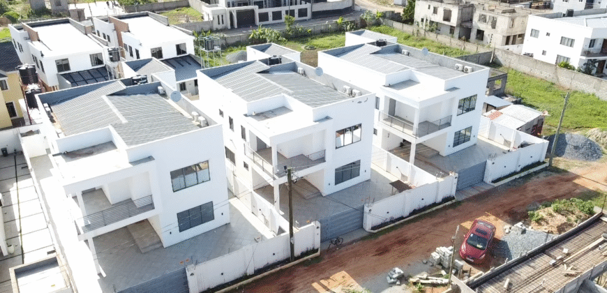 4-Bedroom House with Boys’ Quarters & Swimming Pool – For Sale at East Legon Hills