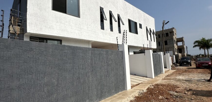 Modern 3-Bedroom Semi-Detached Home for Sale – Tse Addo 🏡✨
